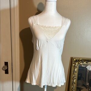Nine & Co. Elegant Cream Lace Trim Tank Top Layer Size M